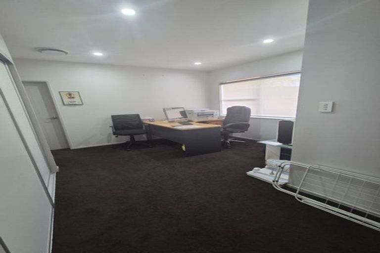 Photo of property in 36 Albrecht Avenue, Mount Roskill, Auckland, 1041