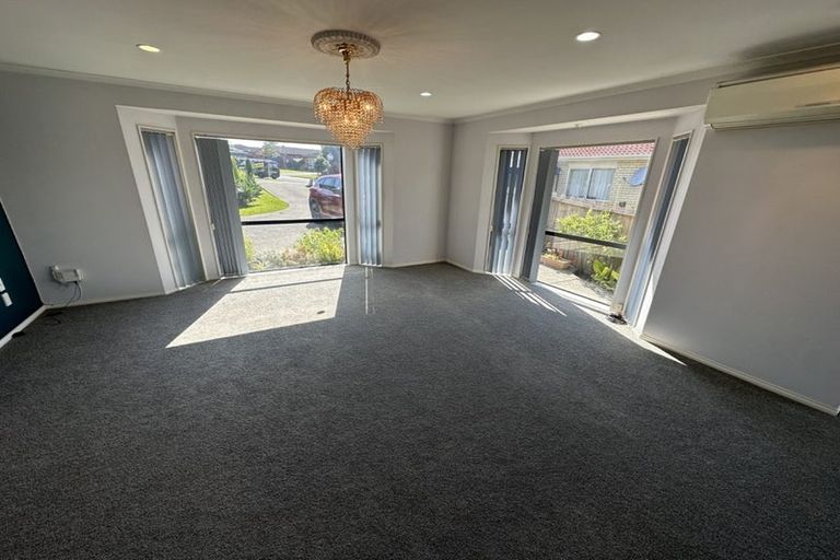 Photo of property in 51 Robin Brooke Drive, Flat Bush, Auckland, 2019