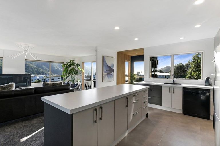 Photo of property in 9 Matai Place, Waikawa, Picton, 7220