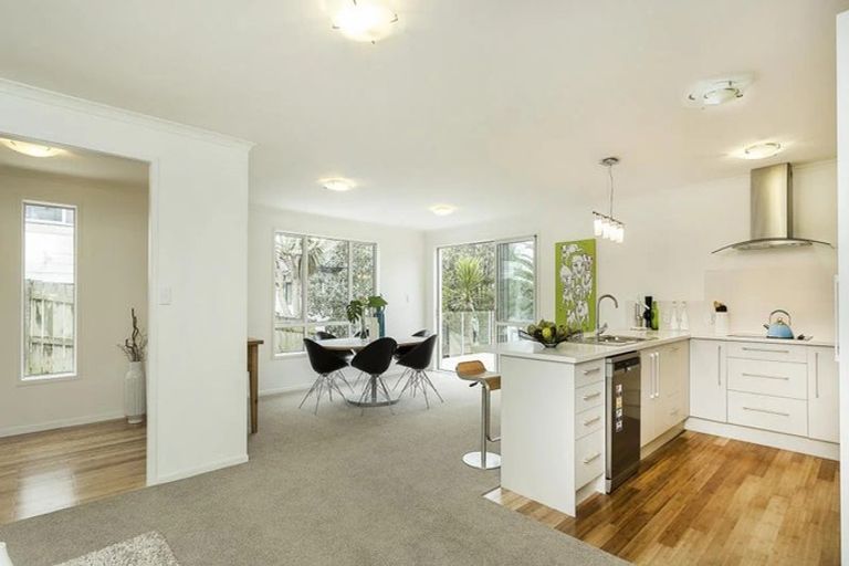 Photo of property in 19b Te Atatu Road, Te Atatu South, Auckland, 0610