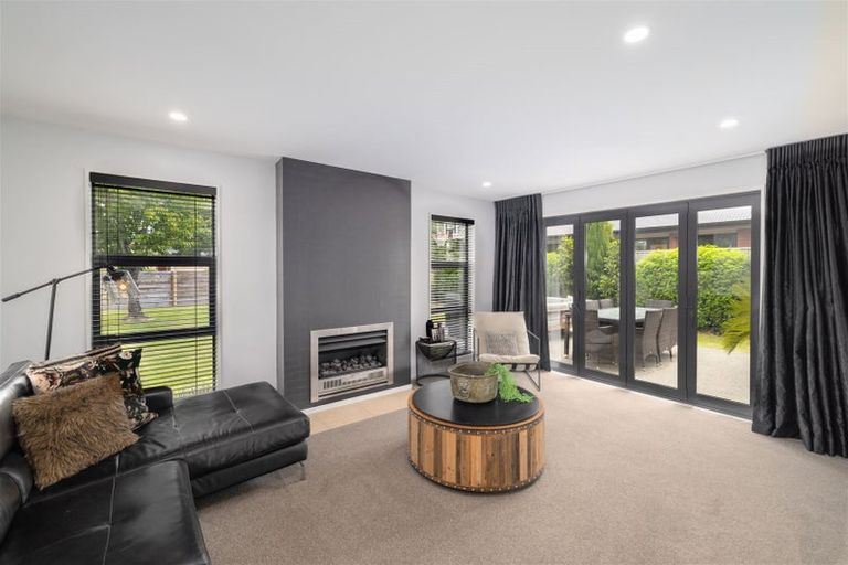 Photo of property in 1 Hawthorn Mews, Rangiora, 7400