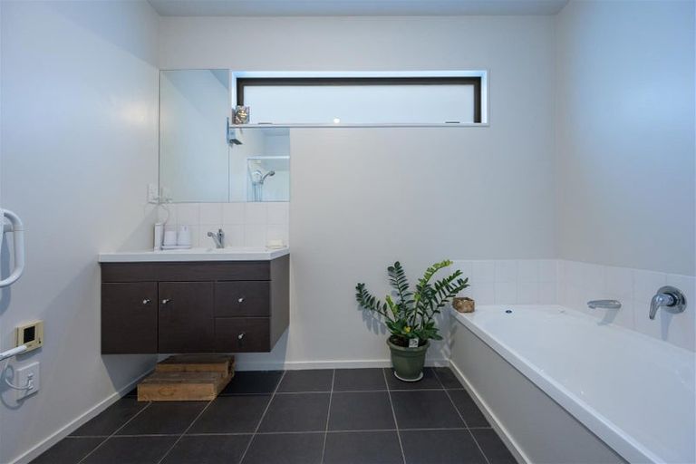 Photo of property in 25 Martin Street, Monaco, Nelson, 7011