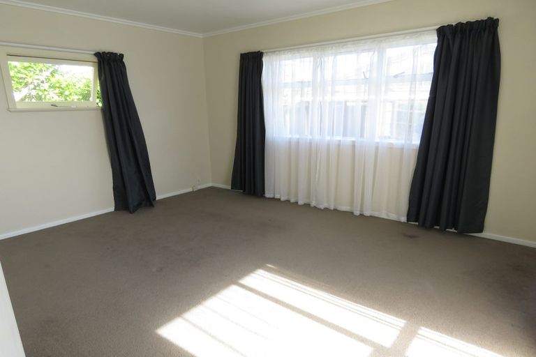 Photo of property in 21 Savoy Road, Glen Eden, Auckland, 0602