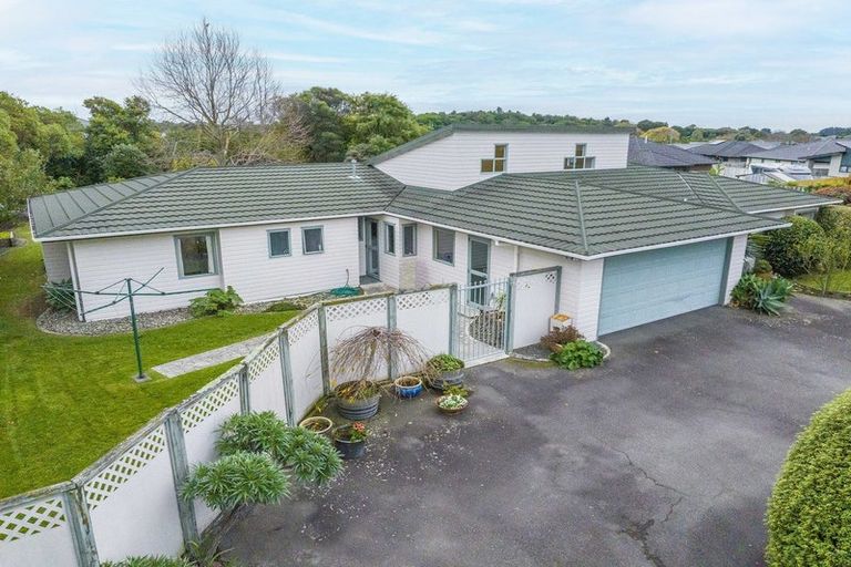 Photo of property in 29 Cranbrook Grove, Waikanae, 5036