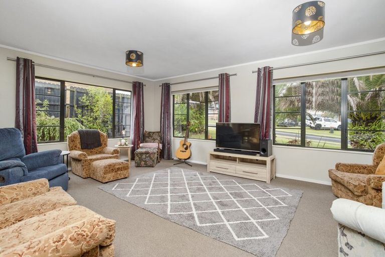 Photo of property in 34 Cyclamen Road, Mangere, Auckland, 2022