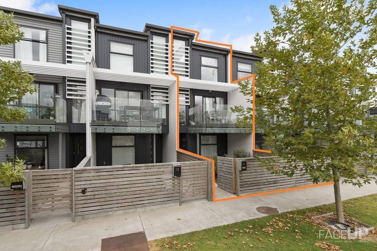 Photo of property in 10 Carder Court, Hobsonville, Auckland, 0618