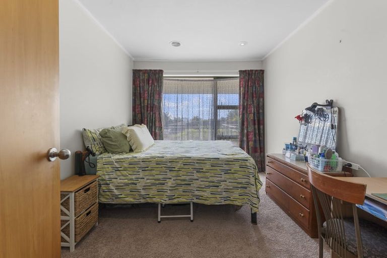 Photo of property in 8 Copperfield Terrace, Mellons Bay, Auckland, 2014