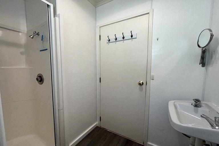 Photo of property in 1 Von Place, Fernhill, Queenstown, 9300