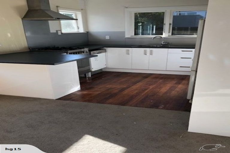 Photo of property in 6 Middlesex Place, Northland, Wellington, 6012