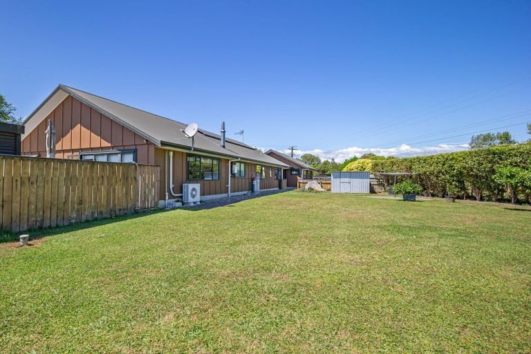 Photo of property in 59 Avenue North Road, Levin, 5510