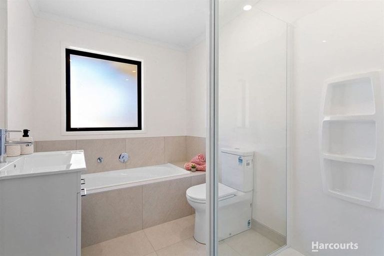 Photo of property in 20 Taupata Lane, Helensville, 0800