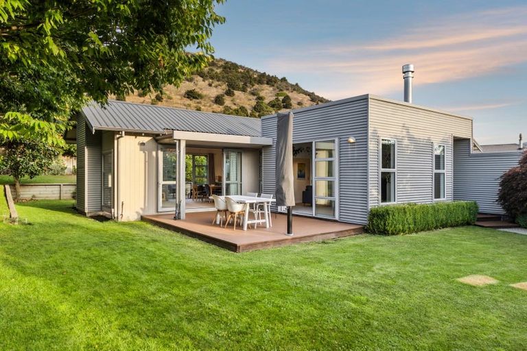 Photo of property in 88 Rob Roy Lane, Wanaka, 9305