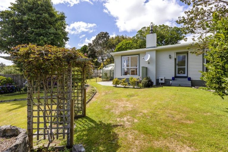 Photo of property in 5a Old South Road, Okato, 4335