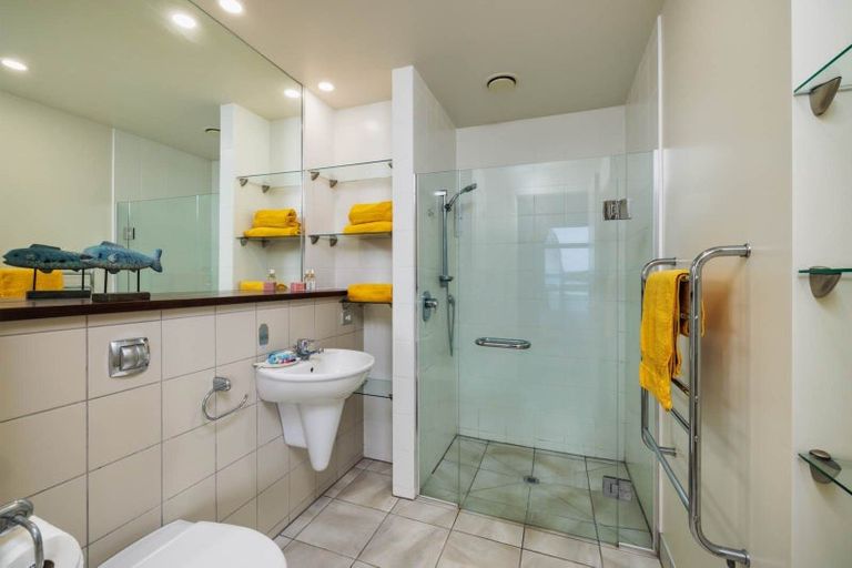 Photo of property in Bridgewater Apartments, 202/7 Te Rangi Cross Road, Paihia, 0200