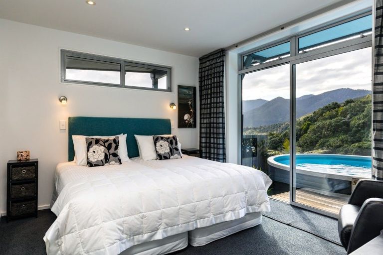 Photo of property in 251 Queen Charlotte Drive, Havelock, Picton, 7281