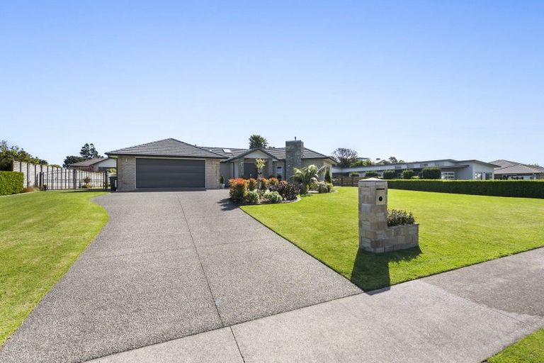Photo of property in 5 Links Drive, Waiwhakaiho, New Plymouth, 4312