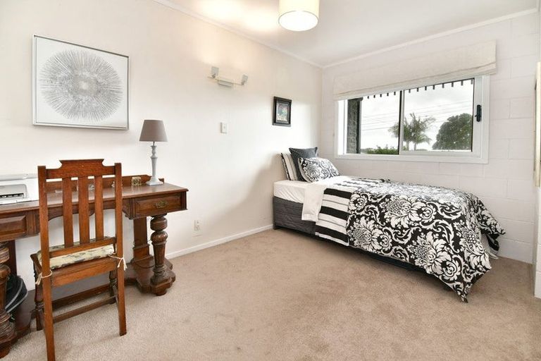 Photo of property in 4 Claude Road, Stanmore Bay, Whangaparaoa, 0932