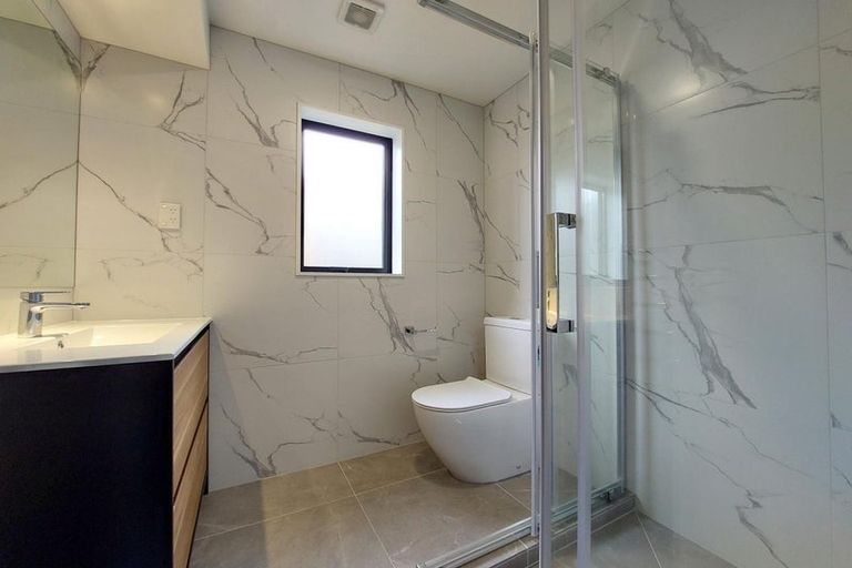 Photo of property in 8b Nandana Drive, Glen Eden, Auckland, 0602