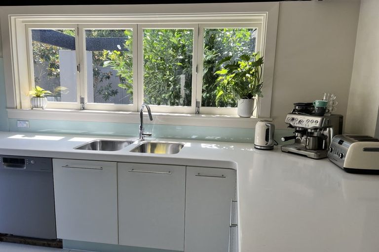 Photo of property in 2/5 Whareora Terrace, Cashmere, Christchurch, 8022