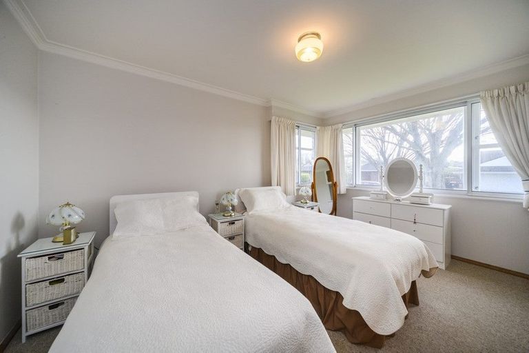 Photo of property in 6 Churchill Avenue, Hokowhitu, Palmerston North, 4410