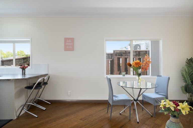 Photo of property in 25c Buscomb Avenue, Henderson, Auckland, 0610