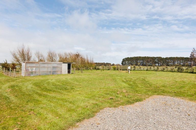 Photo of property in 46 Nuku Street, Tangimoana, 4822