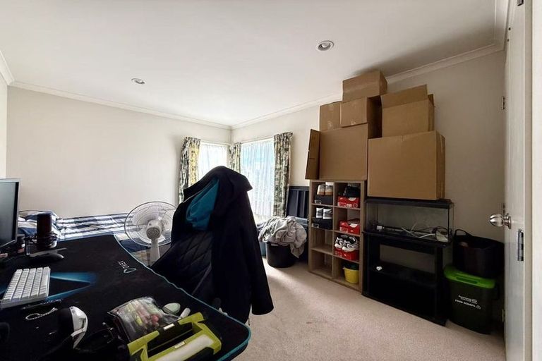 Photo of property in 84 Moyrus Crescent, East Tamaki Heights, Auckland, 2016