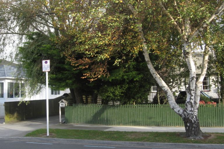 Photo of property in 2/56 Dyer Street, Epuni, Lower Hutt, 5011