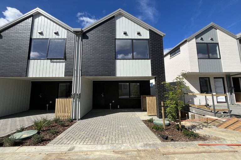 Photo of property in 7/23 Makomako Drive, Orewa, 0931