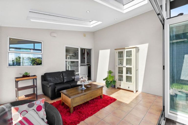 Photo of property in 89 South Road, Blagdon, New Plymouth, 4310