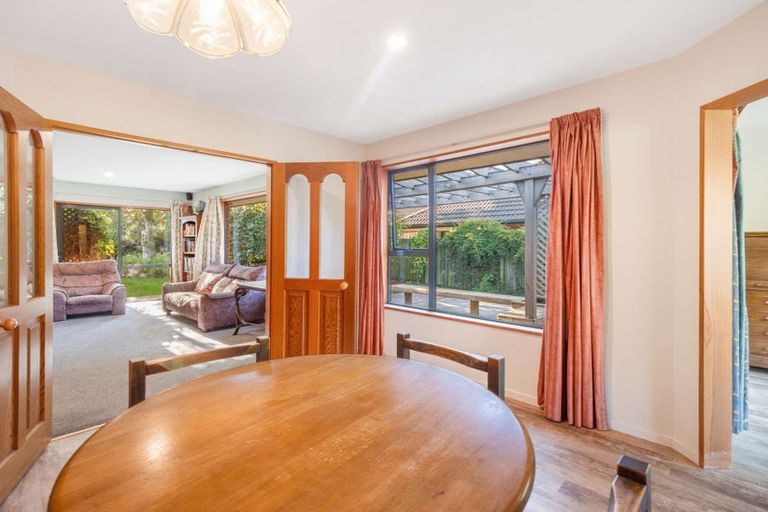 Photo of property in 15 Hemingford Place, Halswell, Christchurch, 8025