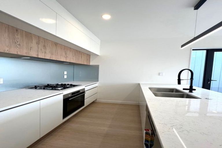 Photo of property in 34 Neretva Avenue, Massey, Auckland, 0614