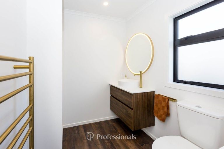 Photo of property in 22 Rewarewa Way, Timberlea, Upper Hutt, 5018