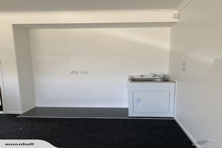 Photo of property in 3 Pakaraka Drive, Papakura, 2110