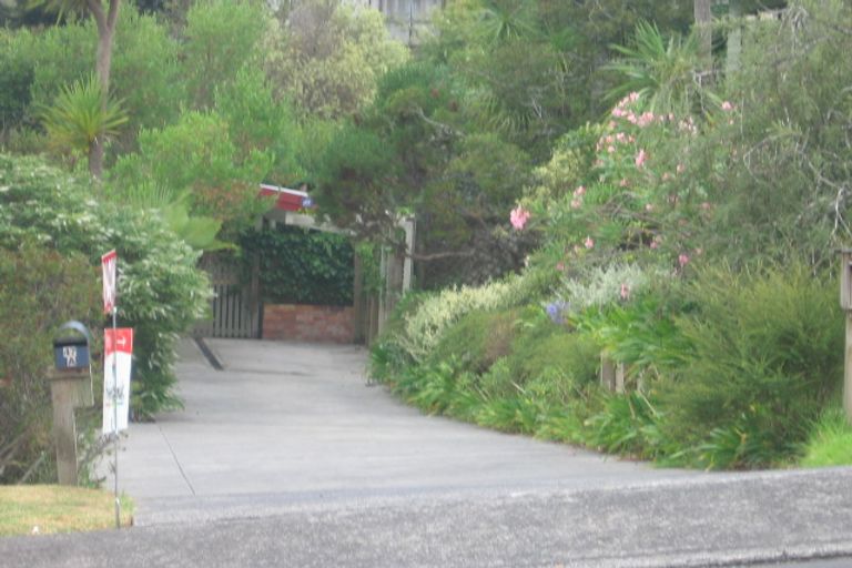 Photo of property in 1/47 Roberts Road, Glenfield, Auckland, 0629