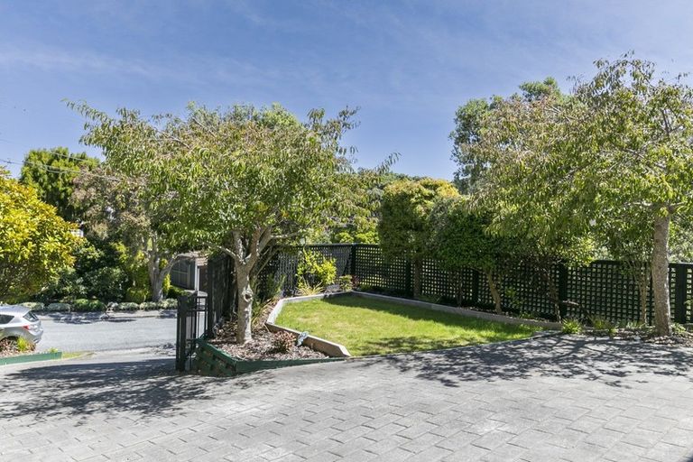 Photo of property in 17a Lochiel Road, Khandallah, Wellington, 6035