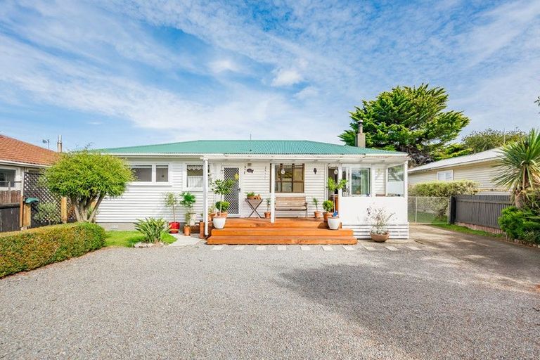Photo of property in 70 Kapiti Road, Paraparaumu, 5032