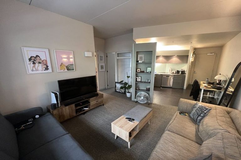 Photo of property in Gerondis Bldg Apartments, 201/60 Willis Street, Wellington Central, Wellington, 6011