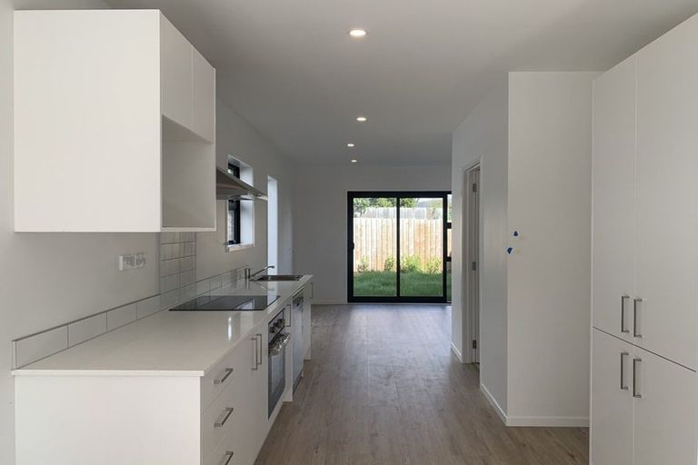 Photo of property in 24 Rauemi Way, Te Atatu South, Auckland, 0610