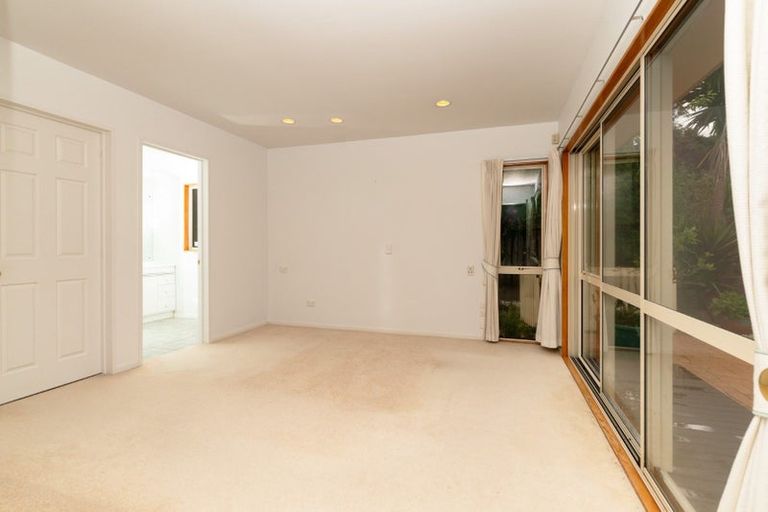 Photo of property in 42 Landing Drive, Albany, Auckland, 0632