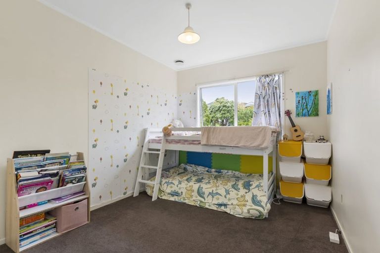 Photo of property in 7 Kingussie Place, Highland Park, Auckland, 2010