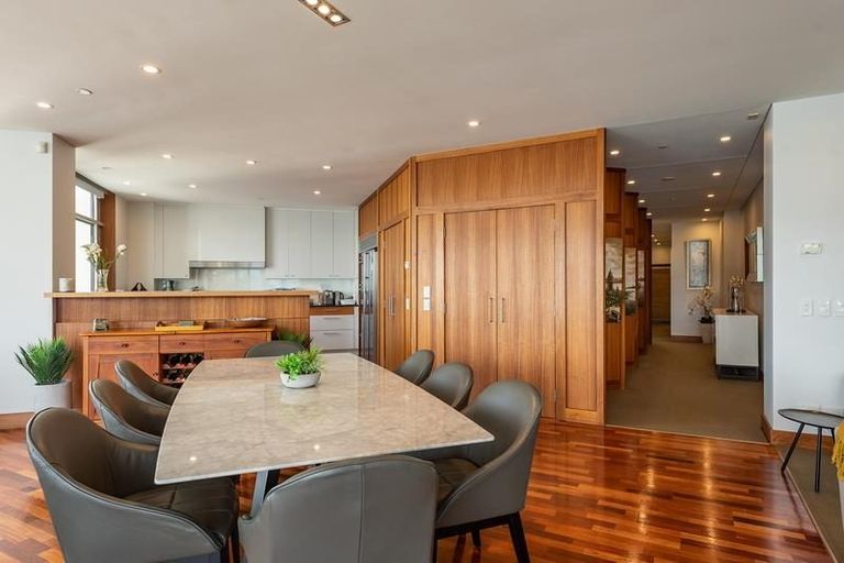 Photo of property in Mitika Apartments, 3/254 Oriental Parade, Oriental Bay, Wellington, 6011