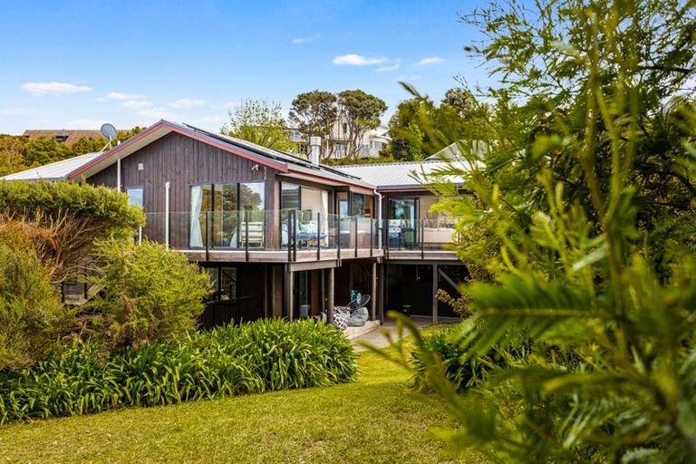 Photo of property in 163 West Harbour Drive, West Harbour, Auckland, 0618
