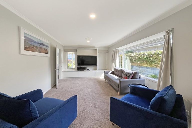 Photo of property in 5 Pukenamu Road, Rainbow Point, Taupo, 3330