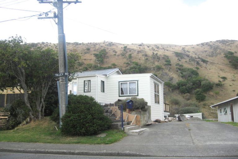Photo of property in 70 Tilley Road, Paekakariki, 5034