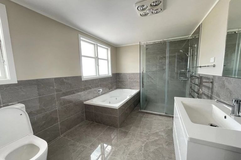 Photo of property in 65a Manuka Road, Bayview, Auckland, 0629