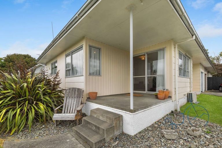 Photo of property in 44a Geraldine Crescent, Cloverlea, Palmerston North, 4412