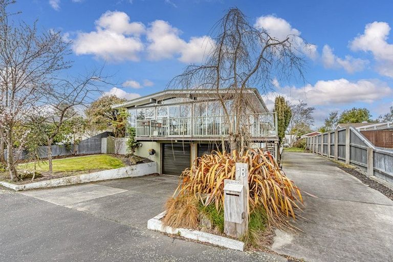 Photo of property in 18 Oakfield Street, Burnside, Christchurch, 8053