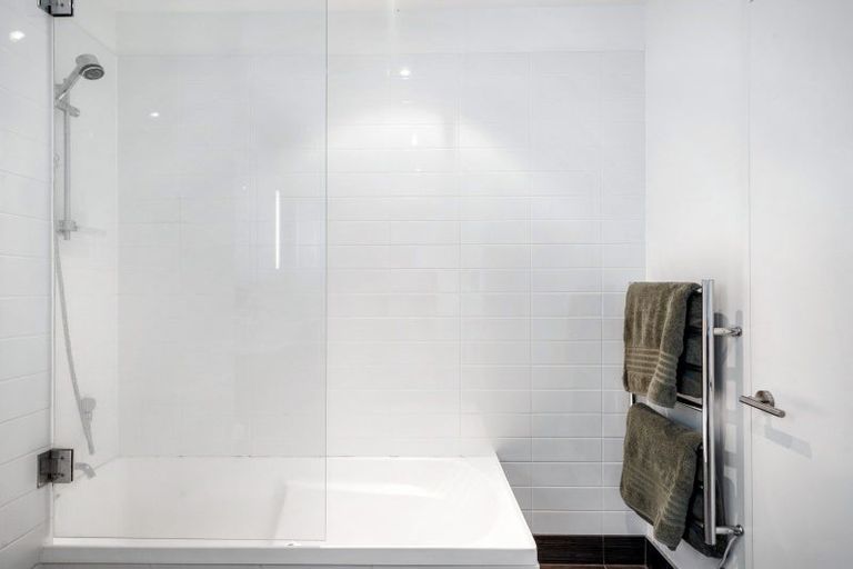 Photo of property in 208/7 Humber Street, Pandora, Napier, 4110