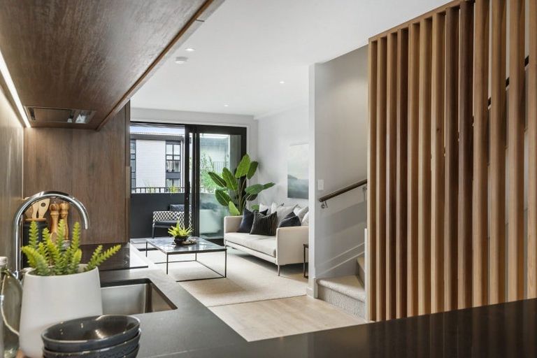 Photo of property in 7a Windlass Street, Long Bay, Auckland, 0630